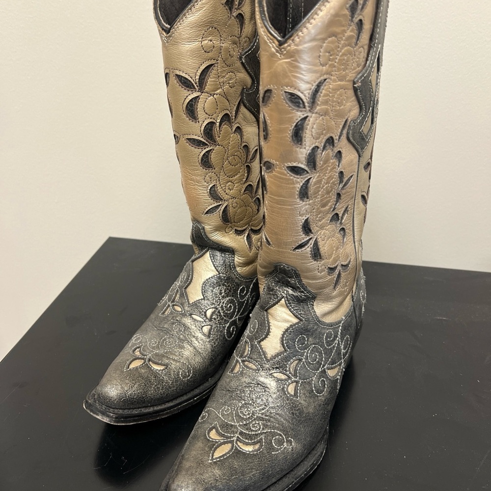 Embroidered Cowboy Boots made in mexico
